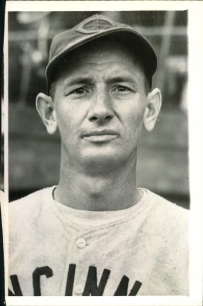 1940 Witt "Lefty" Guise Cincinnati Reds "The Sporting News Collection Archives" Original 4.5" x 7" Photo (Sporting News Collection Hologram/MEARS Photo LOA)