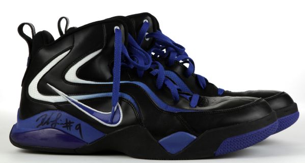 2009-10 Rashard Lewis Orlando Magic Signed Game Worn Shoes - MEARS LOO - JSA