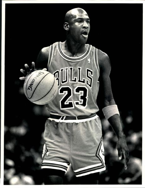 1990 Michael Jordan Chicago Bulls "The Sporting News Collection Archives" Original 7 1/2" x 9 3/4" Photo (Sporting News Collection Hologram/MEARS Photo LOA)