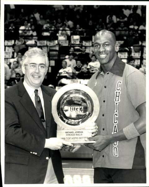 1988 Michael Jordan Chicago Bulls "The Sporting News Collection Archives" Original 8" x 10" Photo (Sporting News Collection Hologram/MEARS Photo LOA)