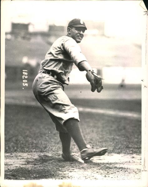 1914 James "Hippo" Vaughan Chicago Cubs "The Sporting News Collection Archives" Type A Original 7" x 9" Photo (Sporting News Collection Hologram/MEARS Photo LOA)