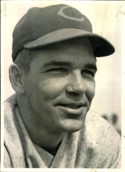 1941 Elmer Riddle Cincinnati Reds "The Sporting News Collection Archives" Original 5" x 7" Photo (Sporting News Collection Hologram/MEARS Photo LOA)