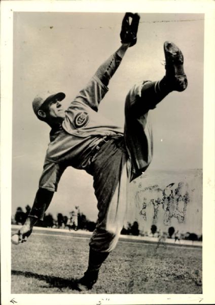 1931-36 Paul Derringer Cincinnati Reds St. Louis Cardinals "The Sporting News Collection Archives" Original Photos (Sporting News Collection Hologram/MEARS Photo LOA) - Lot of 2
