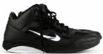 2010-11 Travis Outlaw New Jersey Nets Signed Game Worn Shoes - MEARS LOO - JSA