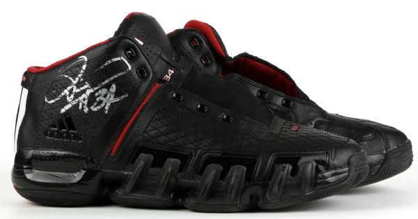2010-11 Devin Harris New Jersey Nets Signed Game Worn Shoes - MEARS LOO - JSA