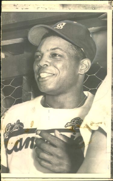 1953 Willie Mays Cangrejeros de Santurce (Caribbean World Series) "The Sporting News Collection Archives" Original 5.25" x 8.5" Photo (Sporting News Collection Hologram/MEARS Photo LOA)