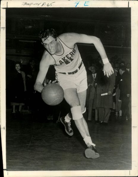 1948 George Mikan Minneapolis Lakers Photo used on 1948 Bowman card #69 "TSN Collection Archives" Original 8" x 10" Photo (TSN Hologram/MEARS Photo LOA)