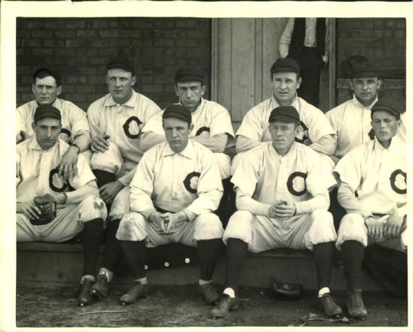 1929 Team Photo Chicago Cubs "The Sporting News Collection Archives" Original 8" x 10" Photo (Sporting News Collection Hologram/MEARS Photo LOA)