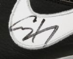 2009-10 Al Harrington New York Knicks Signed Game Worn Shoes - MEARS LOO - JSA