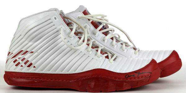 2009-10 Allen Iverson Philadelphia 76ers Signed Game Worn Shoes - MEARS LOO - JSA