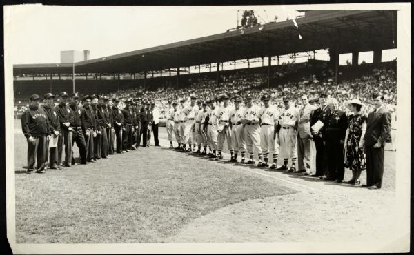 1947 Ted Williams Boston Red Sox "The Sporting News Collection Archives" Original Photo (Sporting News Collection Hologram/MEARS Photo LOA)