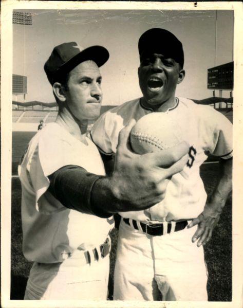1964-74 circa Willie Mays San Francisco Giants New York Mets "The Sporting News Collection Archives" Original Photos (Sporting News Collection Hologram/MEARS Photo LOA) - Lot of 5