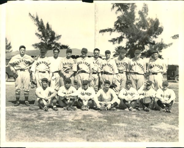 1930 Boston Braves "The Sporting News Collection Archives" Original 8" x 10" Photo (Sporting News Collection Hologram/MEARS Photo LOA)