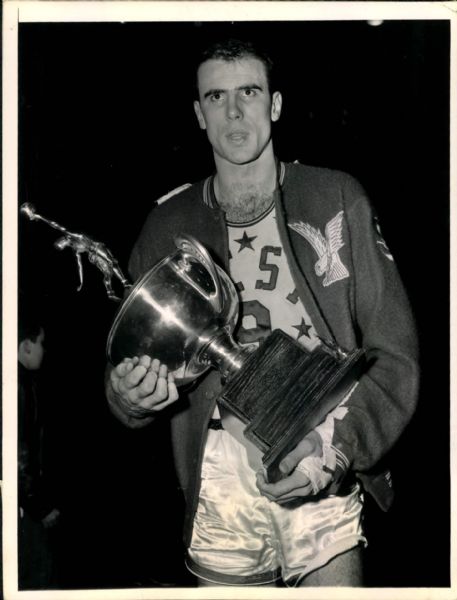 1958 Bob Pettit St. Louis Hawks 7" x 9" Photo SPORT Magazine Collection Hologram (MEARS Photo LOA)