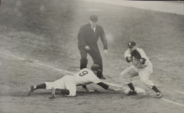 1950s to 1960s Milwaukee Braves "The Sporting News Collection Archives" Original First Generation Choice Jumbo Oversized Photos (TSN Collection Hologram/MEARS Photo LOA) 1:1, Unique - Lot of 21