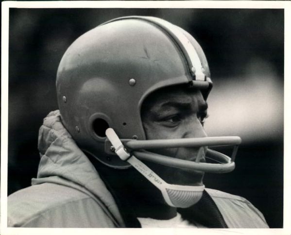 1961-65 circa Jim Brown Cleveland Browns "The Sporting News Collection Archives" Original 8" x 10" Photo (Sporting News Collection Hologram/MEARS Photo LOA)