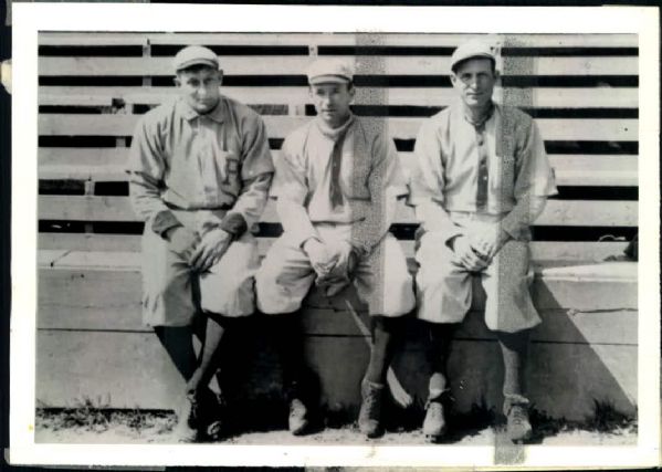1902 Honus Wagner Pittsburgh Pirates "The Sporting News Collection Archives" Original 5" x 7" Photo (Sporting News Collection Hologram/MEARS Photo LOA)