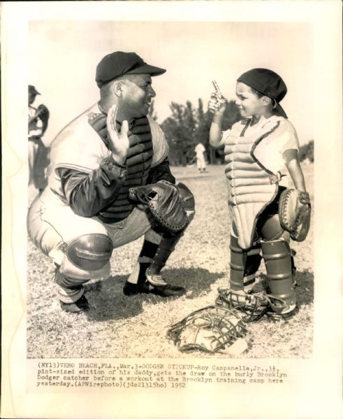 1952 Roy Campanella Brooklyn Dodgers "The Sporting News Collection Archives" Original 8" x 10" Photo (Sporting News Collection Hologram/MEARS Photo LOA)