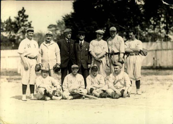 1918 New York Giants "The Sporting News Collection Archives" Original Photo (Sporting News Collection Hologram/MEARS Photo LOA)