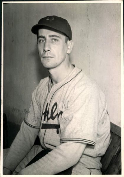 1941 Bill Swift Brooklyn Dodgers "The Sporting News Collection Archives" Original Photos (Sporting News Collection Hologram/MEARS Photo LOA) - Lot of 2