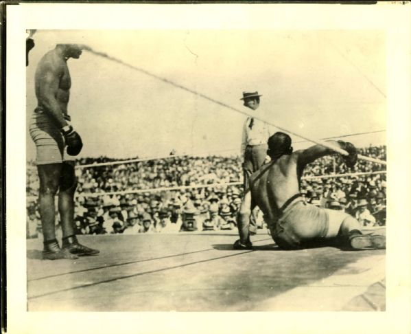 1909-1910 Jack Johnson "The Sporting News Collection Archives" Original Photos (Sporting News Collection Hologram/MEARS Photo LOA) - Lot of 4