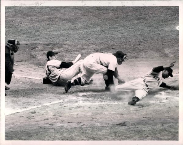 1951 World Series New York Yankees New York Giants "The Sporting News Collection Archives" Original Photo (Sporting News Collection Hologram/MEARS Photo LOA)