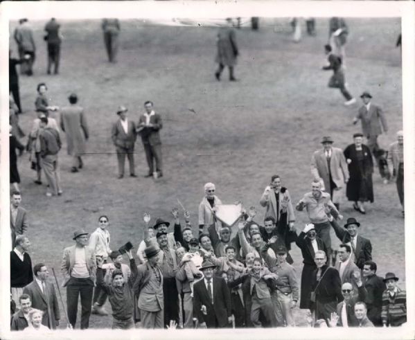 1957 Polo Grounds New York Giants "The Sporting News Collection Archives" Original 8" x 10" Photo (Sporting News Collection Hologram/MEARS Photo LOA)
