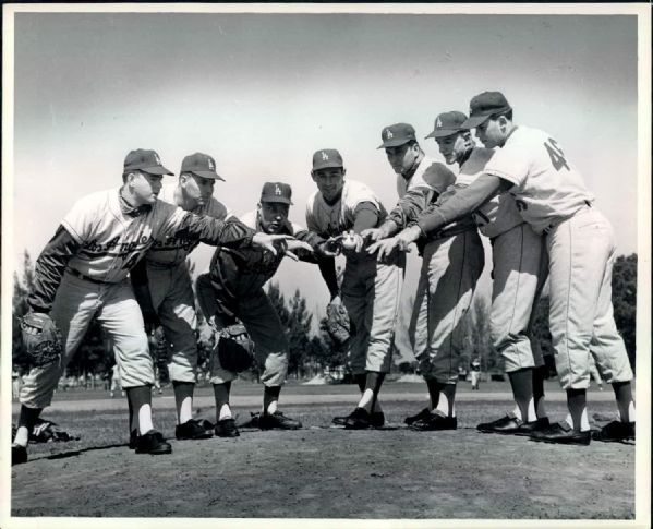 1963 Sandy Koufax Los Angeles Dodgers "The Sporting News College Archives" Original 8" x 10" Photo (Sporting News Collection Hologram/MEARS Photo LOA)