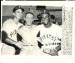 1956 Roberto Clemente Pittsburgh Pirates "The Sporting News Collection Archives" Original 8" x 10" Photo (Sporting News Collection Hologram/MEARS Photo LOA)