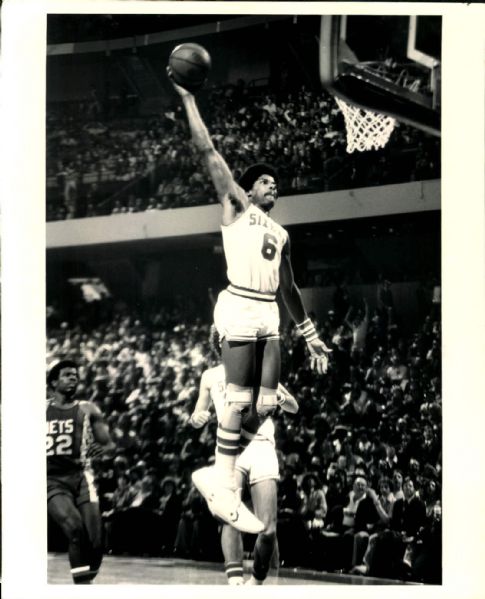 1977 circa Julius Erving Philadelphia 76ers 8" x 10" Photo SPORT Magazine Collection Hologram (MEARS Photo LOA)