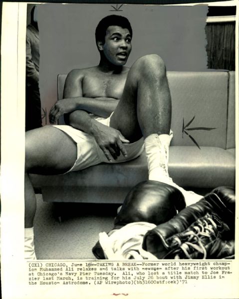 1970-71 Muhammad Ali Behind the Scenes 8" x 10" Photo - Lot of 2