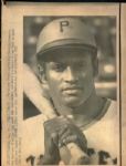1972 Roberto Clemente Pittsburgh Pirates "The Sporting News Collection Archives" Original 8" x 10.5" Photo (Sporting News Collection Hologram/MEARS Photo LOA)