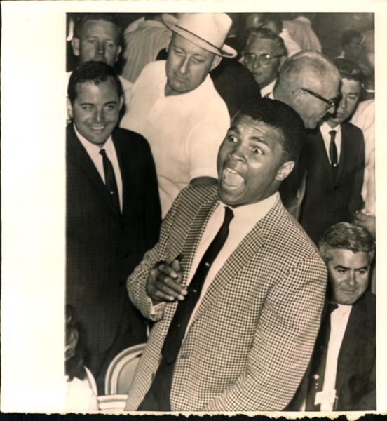 1963-65 circa Muhammad Ali Original Photos (MEARS Photo LOA) - Lot of 3