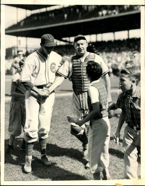 1929-39 Gabby Hartnett Chicago Cubs "The Chicago Sun Times Archives" Original Photos (Chicago Sun Times Hologram/MEARS Photo LOA) - Lot of 6