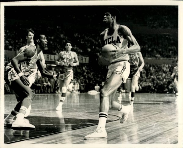 1967 Lew Alcindor UCLA Bruins "The Sporting News Collection Archives" Original 8" x 10" Photo (Sporting News Collection Hologram/MEARS Photo LOA)