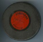 Chicago Blackhawks Great Bobby Hull Vintage Signed Vintage Puck (PSA/DNA)