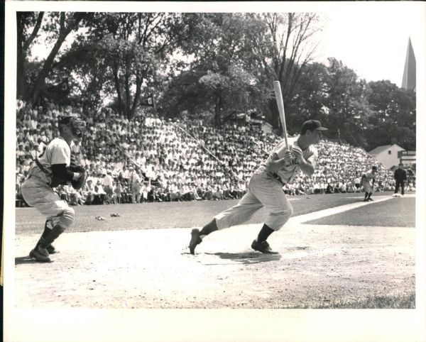 1953 Ted Kluszewski Cincinnati Reds "The Sporting News Collection Archives" Original 7" x 8.5" Photo (Sporting News Collection Hologram/MEARS Photo LOA)