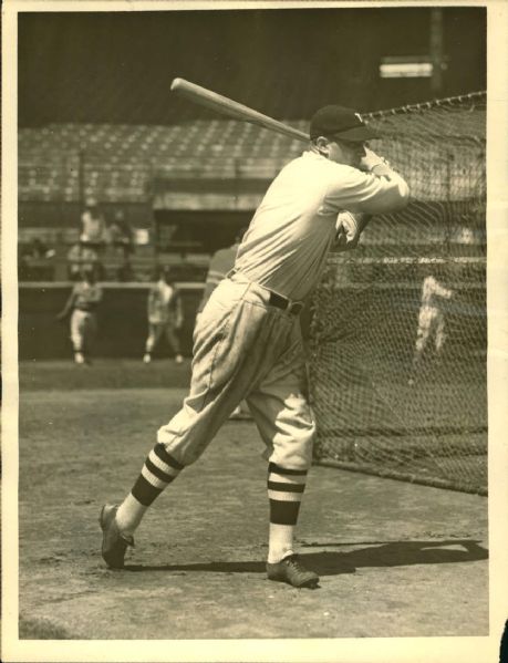 1927-28 circa Dale Alexander Toronto Maple Leafs "The Sporting News Collection Archives" Original 6.5" x 8.5" Photo (Sporting News Collection Hologram/MEARS Photo LOA)