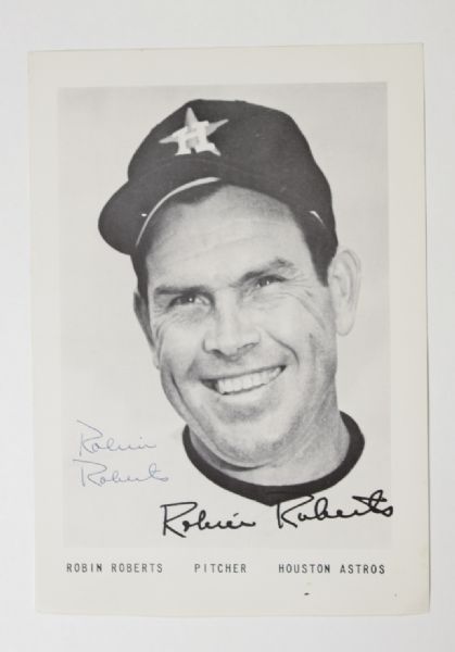1965-66 Robin Roberts signed 5x7 Team Issued Photo (JSA) - Houston Astros