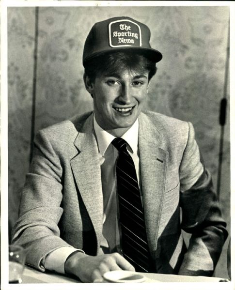 1982 Wayne Gretzky TSN Man of the Year "The Sporting News Collection Archives" Original 8" x 10" Photo (Sporting News Collection Hologram/MEARS Photo LOA)