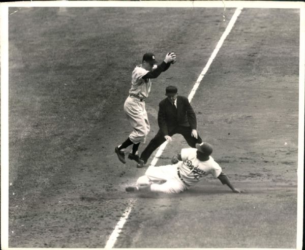 1955 Jackie Robinson Brooklyn Dodgers "The Sporting News Collection Archives" Original Photo (Sporting News Collection Hologram/MEARS Photo LOA)