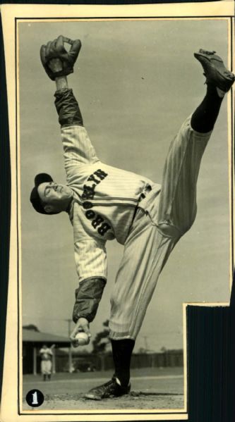 1936 Van Mungo Brooklyn Dodgers "The Sporting News Collection Archives" Original Photo (Sporting News Collection Hologram/MEARS Photo LOA)