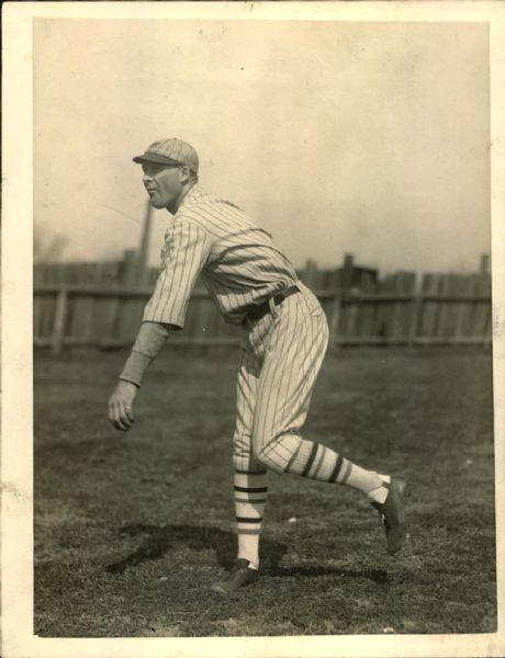 1923 Rube Walberg New York Giants "The Sporting News Collection Archives" Original 6.5" x 8.5" Photo (Sporting News Collection Hologram/MEARS Photo LOA)