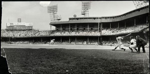 1961 Terry Fox Detroit Tigers Roger Maris New York Yankees "The Detroit Free Press Archives" First Generation Original 7.5" x 15" Choice Jumbo Oversized Photo (MEARS Photo LOA)