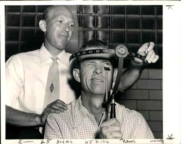 1955 Roy McMillan Cincinnati Reds "The Sporting News Collection Archives" Original 7" x 9" Photo (Sporting News Collection Hologram/MEARS Photo LOA)