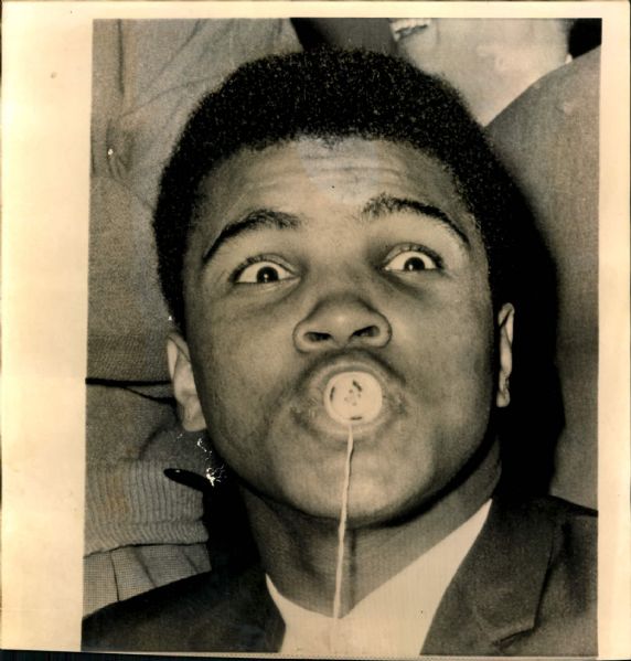 1963 Muhammad Ali Original Photo (MEARS Photo LOA)