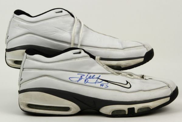 2000 Billy Owens Detroit Pistons Game Worn Signed Shoes - MEARS LOA