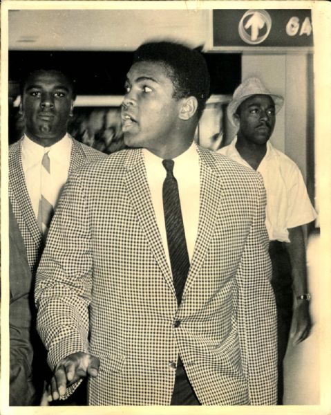 1963 Muhammad Ali Original Photo (MEARS Photo LOA)