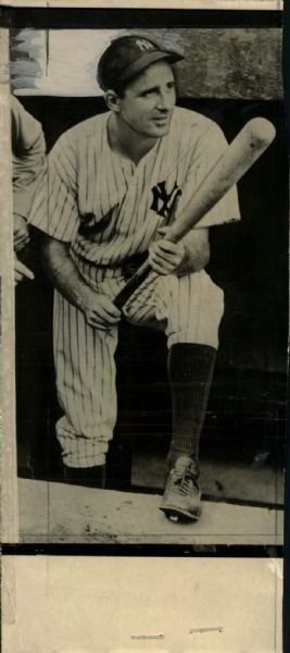 1943 Hank Greenberg in New York Yankee Jersey "The Sporting News Collection Archives" 1940s Print (Sporting News Collection Hologram/MEARS Photo LOA)