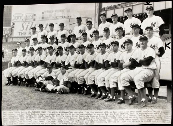 1950 New York Yankees Get Ready For The World Series Original 15 1/2" x 11 1/4" Oversized Chicago Times Photo 